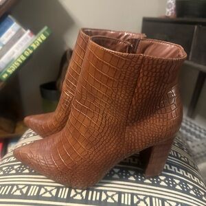 Versona Tan Croc-Pattern Ankle Booties
